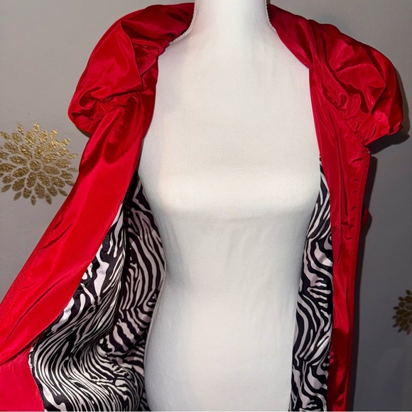 Woman’s Plus Christmas Red Sleeveless Zip-Up Vest Zebra Black White Lining - Picture 5 of 13